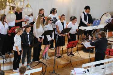 „Vorhang auf – Bühne frei!“: Sommerkonzert begeistert mit Musiktheater-Klassikern und besonderen Momenten