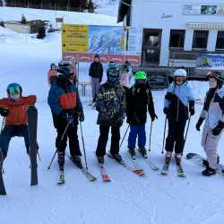 Siebtklässler der Realschule im Skischullandheim