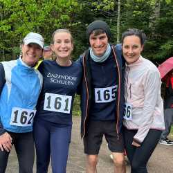 Beste Laune trotz erhöhter Luftfeuchtigkeit beim Sport-Weiß-Lauf