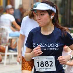 Großes Läuferfeld der Zinzendorfschulen beim Stadtlauf  in Villingen