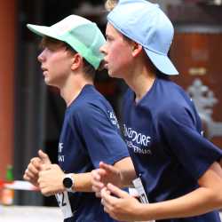 Großes Läuferfeld der Zinzendorfschulen beim Stadtlauf  in Villingen