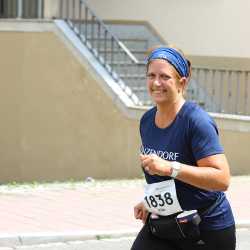 Großes Läuferfeld der Zinzendorfschulen beim Stadtlauf  in Villingen