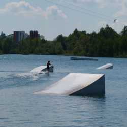 Wakepark-Ausflug: Sonne, Wasser, Action!