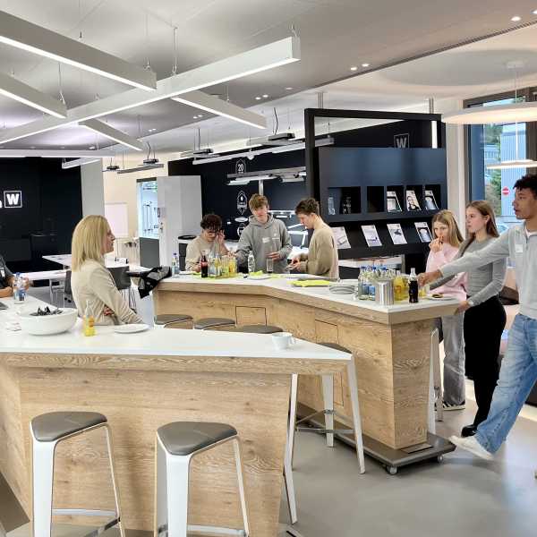 WG1 zu Besuch bei der Herbert Waldmann GmbH & Co. KG in Schwenningen