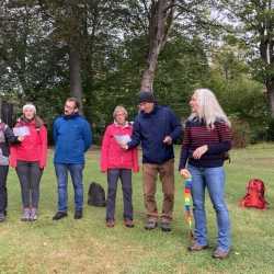 Angehende Erzieher*innen lernen sich und ihre Lehrer*innen beim Wandertag kennen