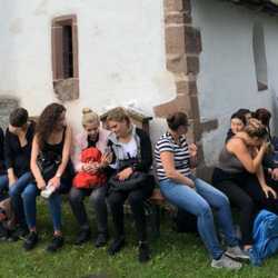 Angehende Erzieher lernen sich beim Wandern kennen