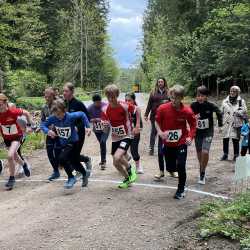 Rund zwei Dutzend Zinzendörfler starten beim Sport Weiß Lauf