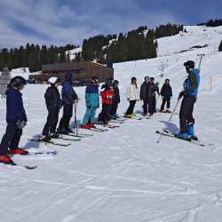 Siebtklässler des Gymnasiums im Skischullandheim