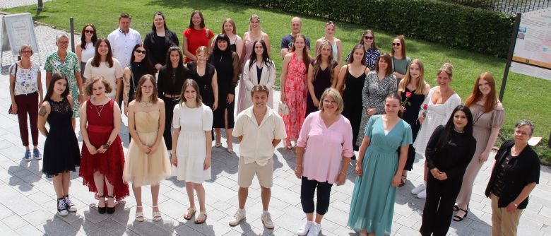 Fachschülerinnen und -schüler haben viele Hürden gemeistert und den schulischen Teil ihrer Ausbildung beendet