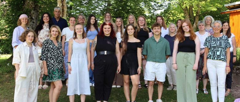Staatliche Anerkennung und Bachelor für 19 Erzieherinnen und Erzieher