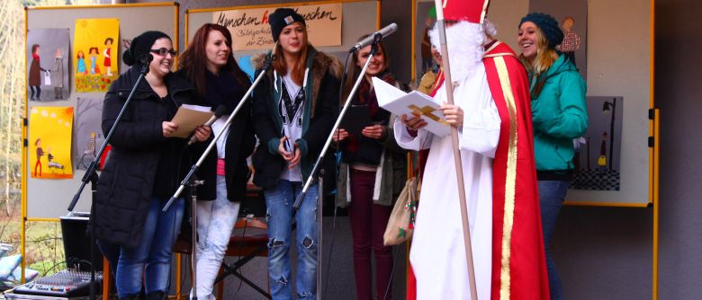Musik und Gedichte beim Nikolausmarkt im CBH