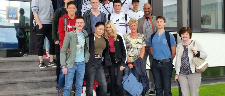 Berufsfachschüler besuchen Aldi-Logistikzentrum
