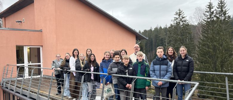 AES-Gruppe blickt im CBH hinter die Kulissen