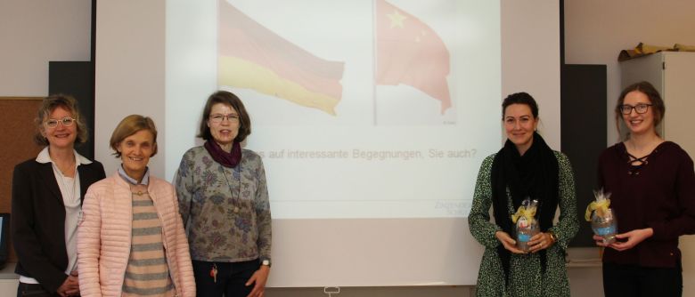 Angehende Erzieherin geht für ein Praktikum nach China