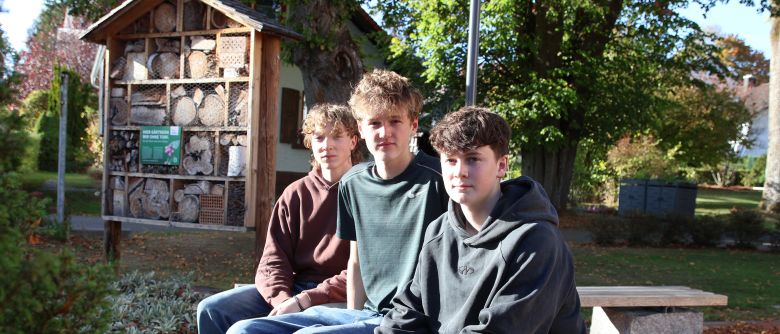 Edward, John und Christian haben im Internat eine schöne Zeit.