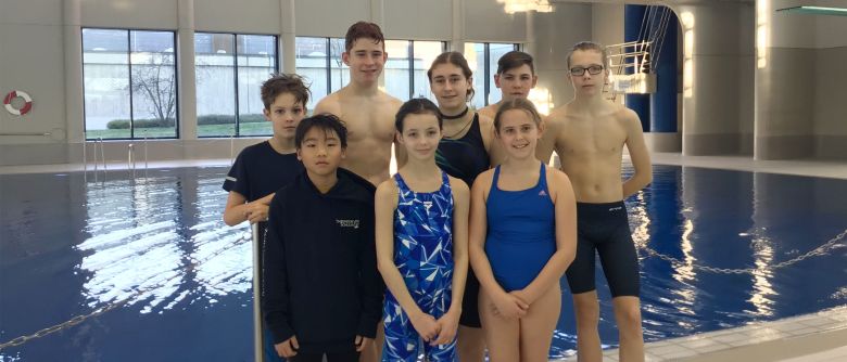 JtfO: Schwimm-Team feiert den ersten Platz in Freiburg
