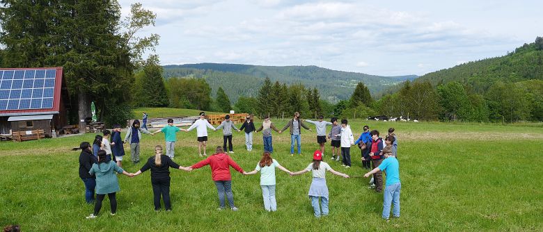 Hüttenwochenende: Drei Tage voller Lachen, Lagerfeuer und echter Gemeinschaft