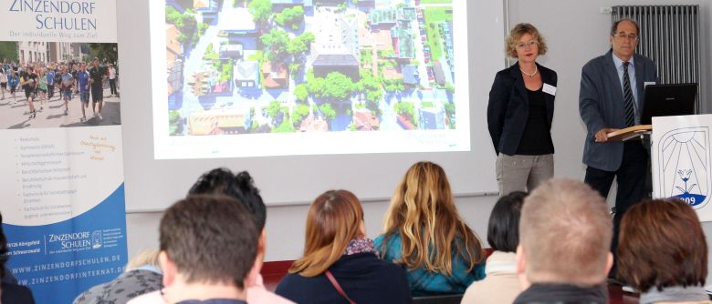 Besuch aus aller Welt an den Zinzendorfschulen