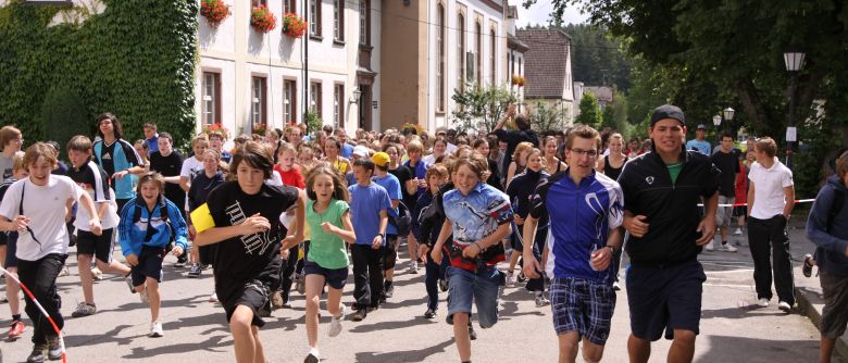Sponsorenlauf zugunsten von Kinderhospiz und Erdbebenopfern