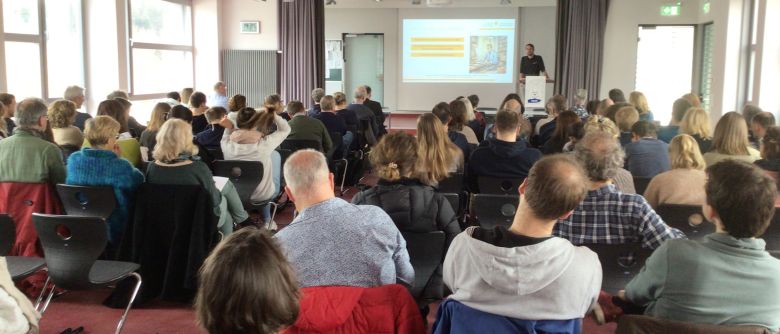 Zinzendorfschulen thematisieren Chancen und Risiken von Künstlicher Intelligenz