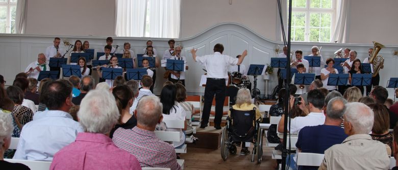 Johannes Michel dirigierte das Sommerkonzert.