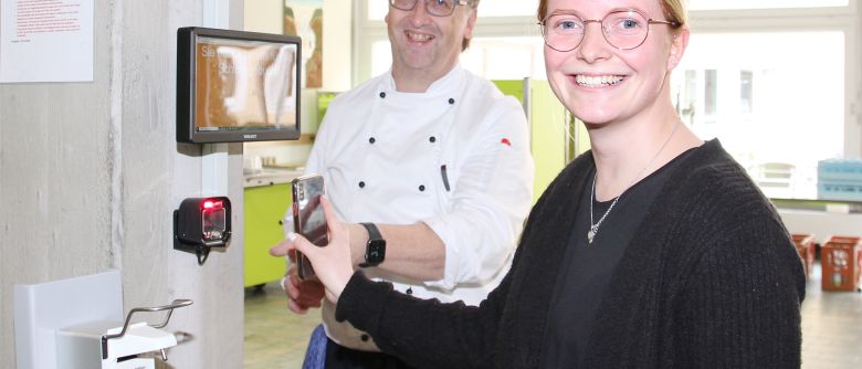 Mensa wieder mit Salatbuffet und neuem Anmeldesystem