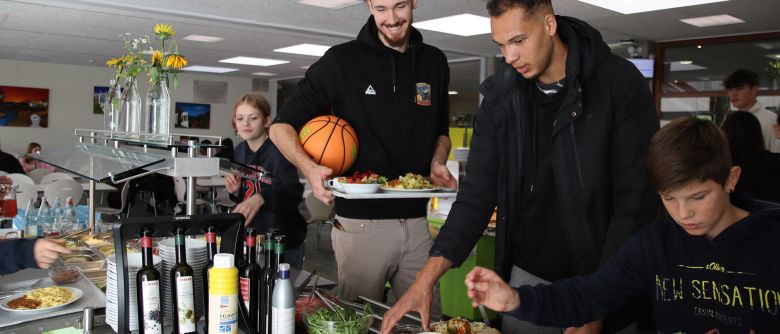 Basketball-Kooperation zwischen Zinzendorfschulen und Black Forest Panthers: Gewinner auf beiden Seiten