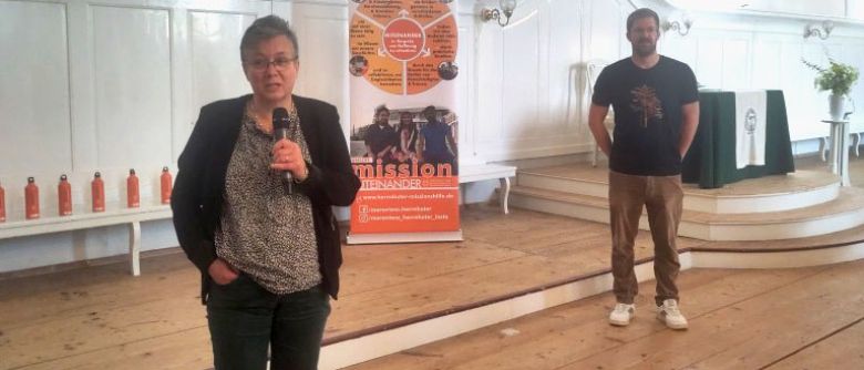 Herrnhuter Missionshilfe tagt in Königsfeld und besucht das Schulwerk
