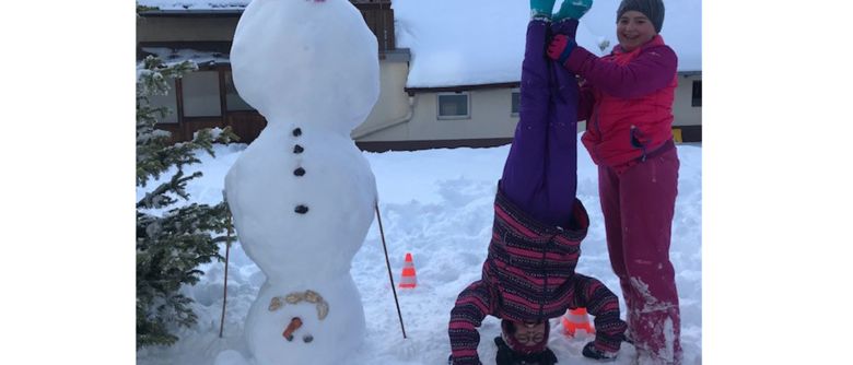 Schneeskulpturen im Kunstunterricht