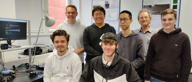 Physik-Leistungskurs experimentiert auf Einsteins Spuren