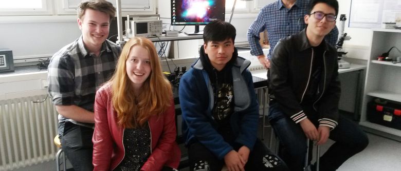 Spannende Versuche im Schülerlabor des Karlsruher Instituts für Technologie (KIT)