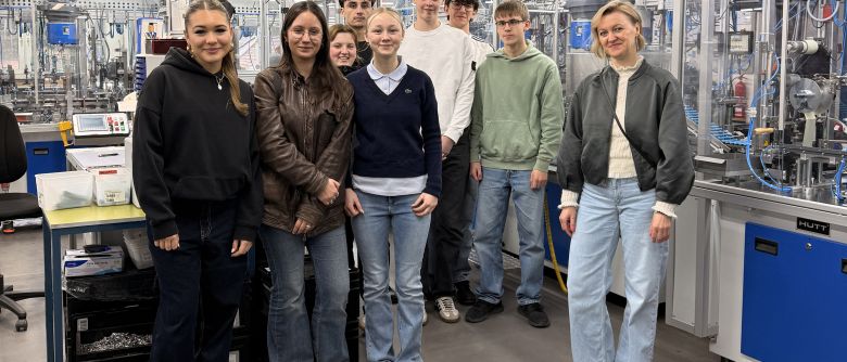 Berufsfachschüler*innen erfahren bei Schneider alles über Kuli & Co