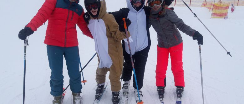 Sport, Spiel und Spaß im Skischullandheim der siebten Klassen