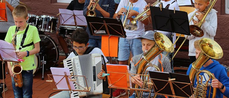 Sommerserenade der Zinzendorfschulen mit zwei Zugaben