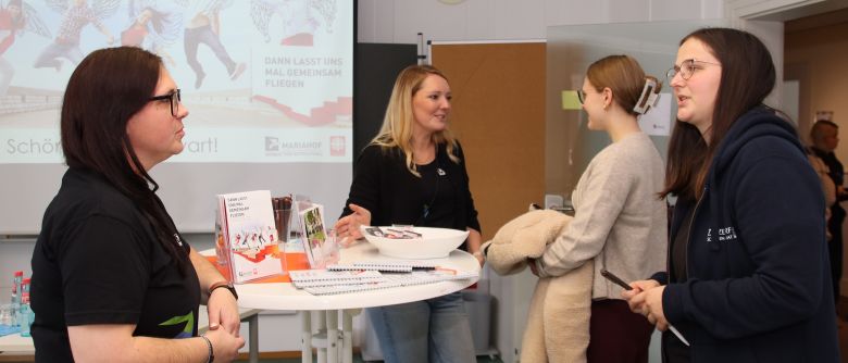 „Sozial im Saal“ bringt Fachschüler*innen und Jugendhilfeeinrichtungen zusammen