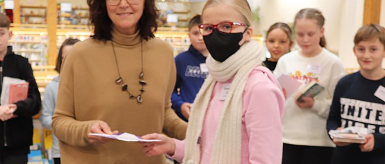 Vorlese-Schulsiegerin Emmi gewinnt Regionalentscheid in Schwenningen