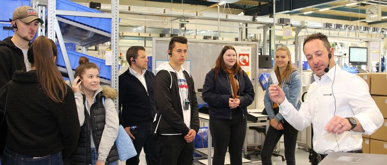 Wirtschaftsgymnasiasten erhalten bei Waldmann Einblicke in SAP-Software