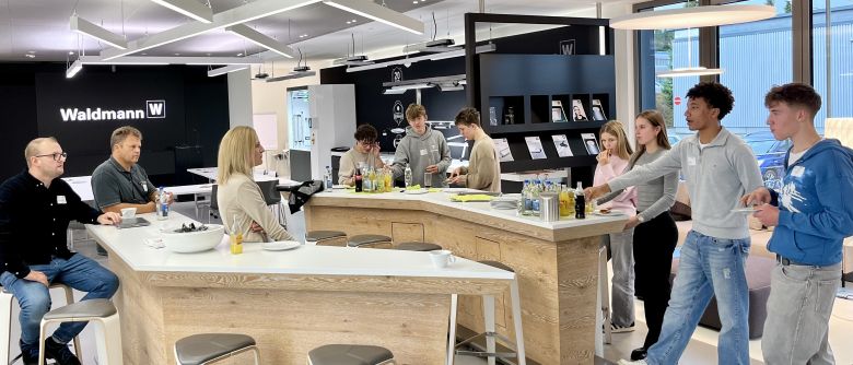 WG1 zu Besuch bei der Herbert Waldmann GmbH & Co. KG in Schwenningen
