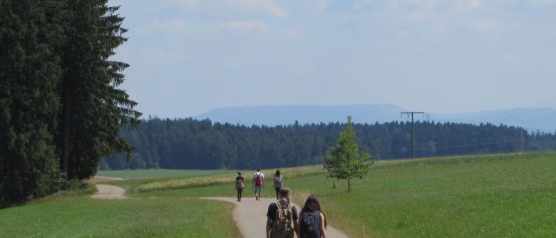 Fachschüler wandern umweltbewusst