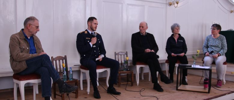 Spannende Podiumsdiskussion zur Wehrpflicht