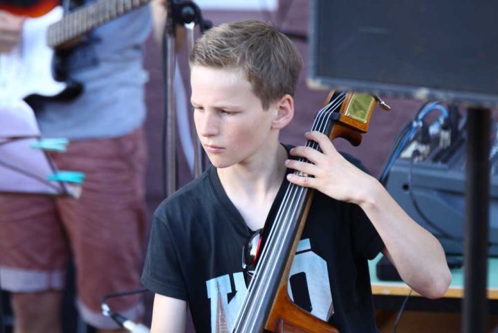 serenade_8.jpg
