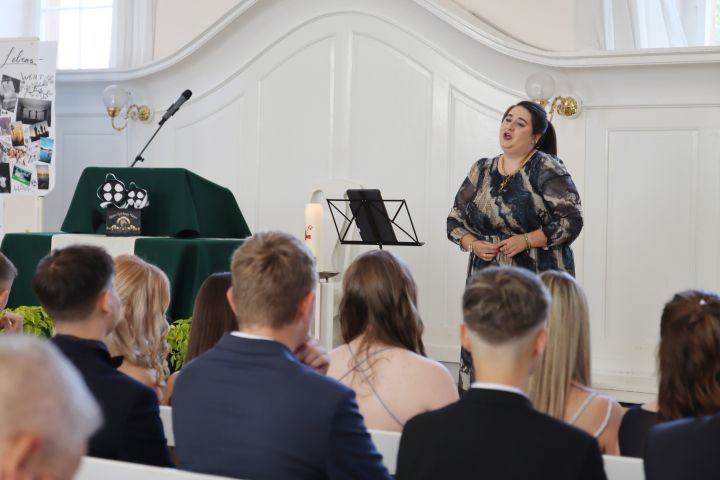 absolventen_bf_zr_12.jpg
