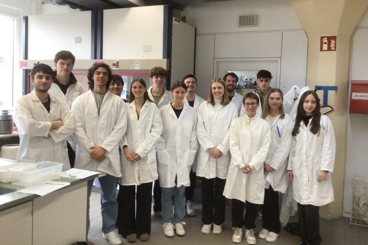 Biologie-Leistungsfächer besuchen Hochschule Furtwangen
