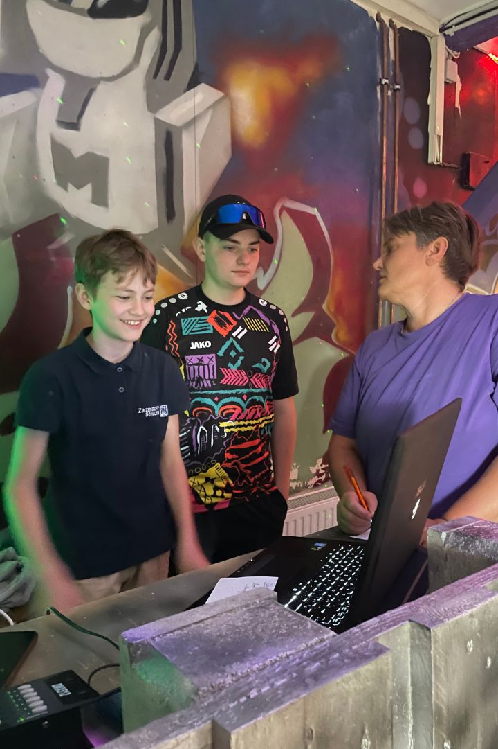 club_8.jpg