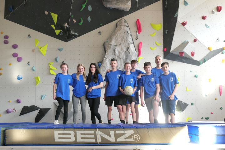 Kletterer erfolgreich beim Boulder-Cup der Internate