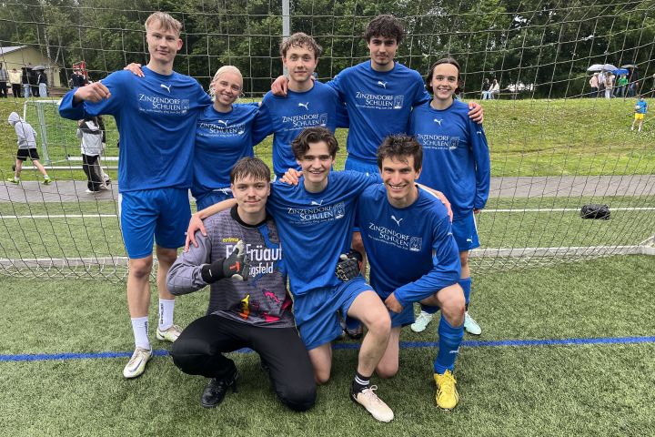 Zinzendorfschulen gewinnen das Fußballturnier der Schulen nach dramatischem Elfmeterschießen