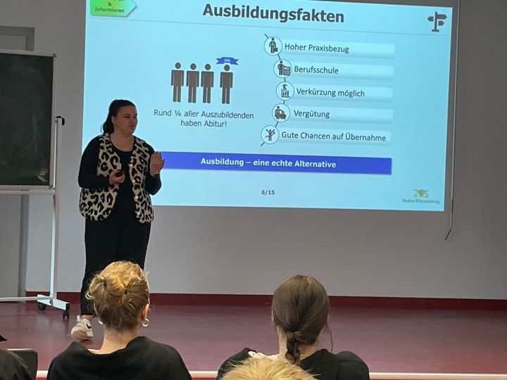 Botschafterinnen und Botschafter berichten aus der Praxis: Ausbildung und Studium in Baden-Württemberg