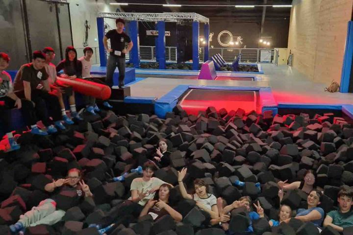 jumping_1_1.jpg