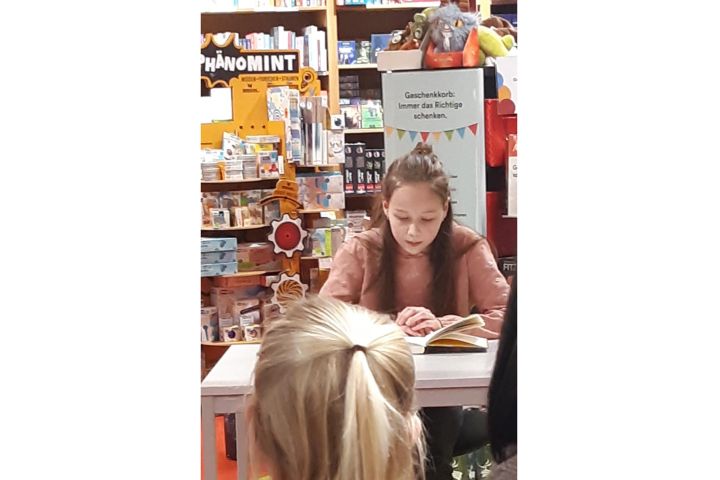 Zinzendorfschulen beim Vorlesewettbewerb eine Runde weiter