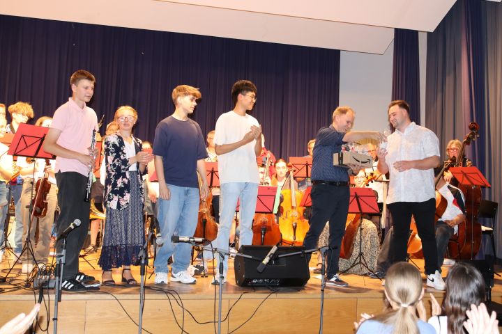 serenade_16.jpg